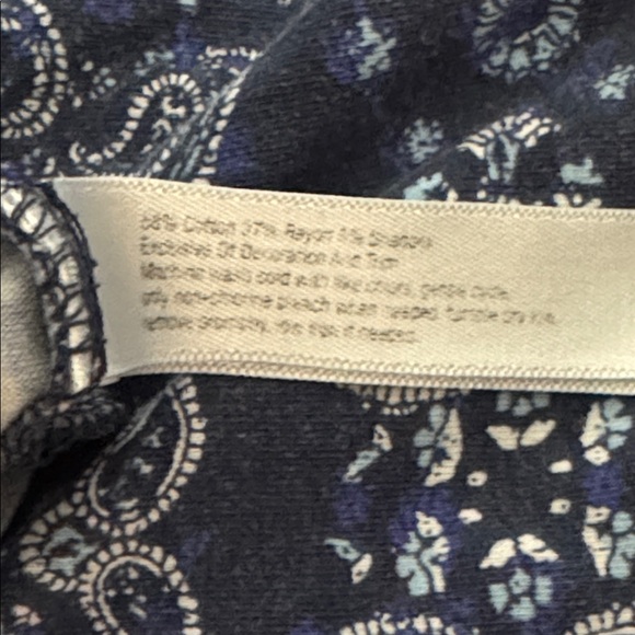 Lucky Brand Dark Blue Paisley Short Sleeve Top Size L - Picture 3 of 6